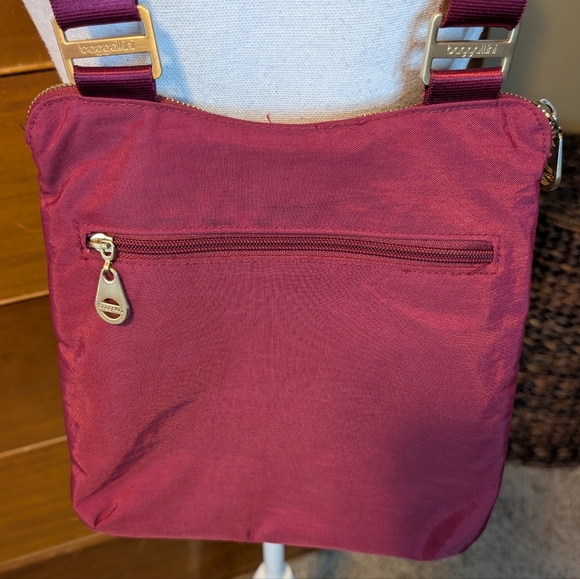 Maroon Baggalini Crossbody Tote Travel Bag Purse Gold Embellished - Picture 7 of 14